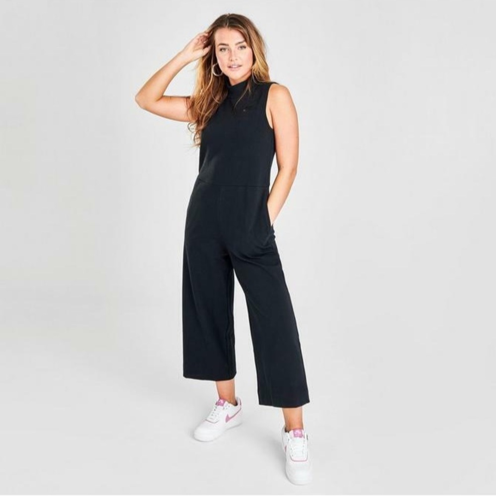 NWOT NIKE Black Mock Neck Sleeveless Cropped Wide Leg Jumpsuit szM